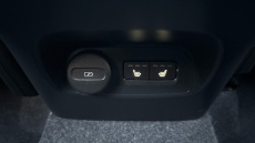 Volvo XC40 2.0 B4P Plus Dark 5dr Auto Petrol Estate